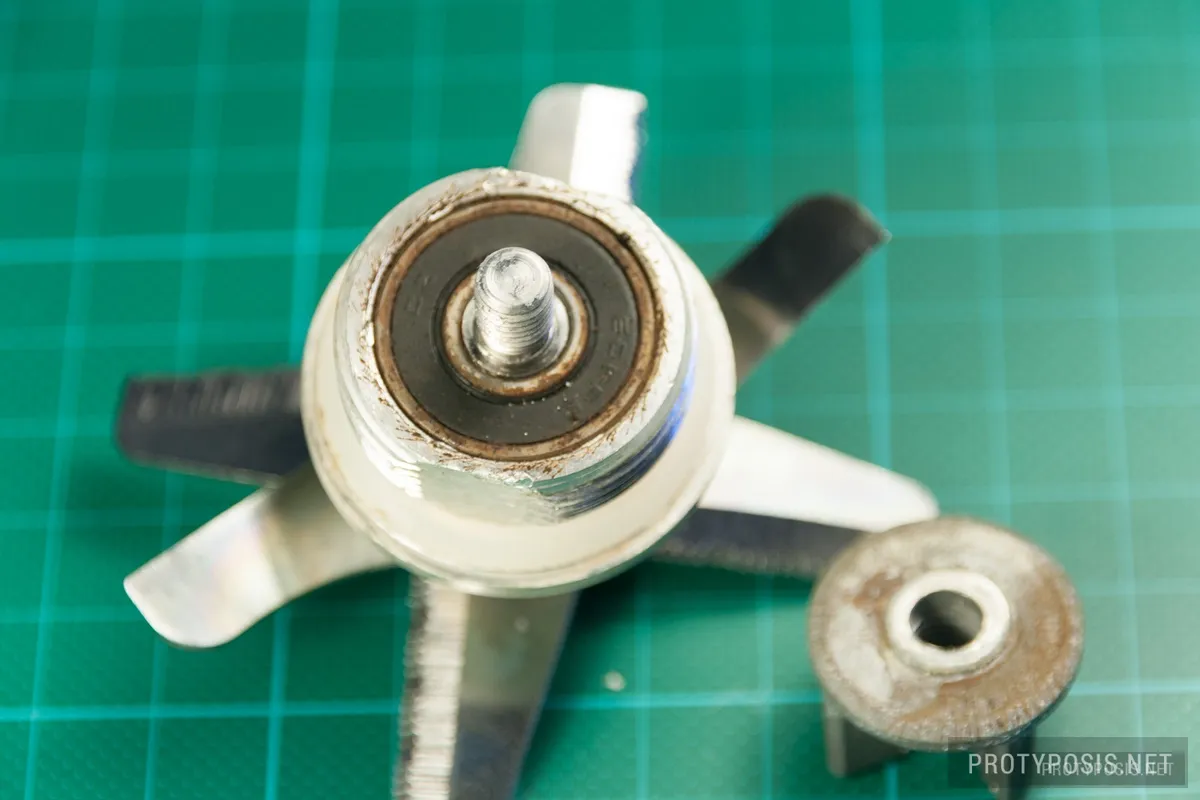 2b) Brown residue from the bearings