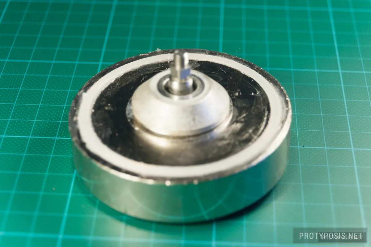 3a) Removing the drive axle from the housing