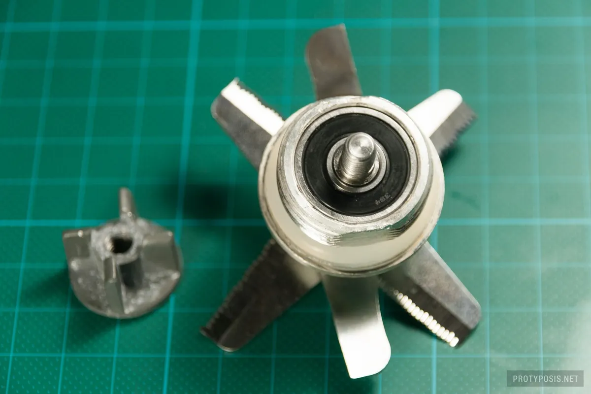 9a) Reassembled blade assembly with new bearing
