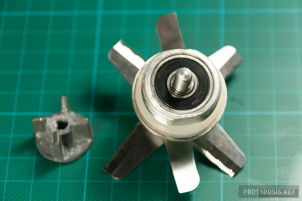 9a) Reassembled blade assembly with new bearing